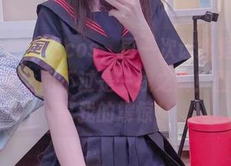 AT鲨女高中生cos，再一次让我觉得，学霸与学渣之间不过是一线之隔！图片中分享我的震惊！
