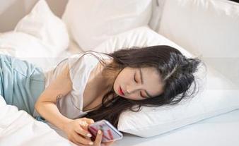 Dami(퀸다미)的私拍：在圣诞雪夜为谁精心准备了锦礼？