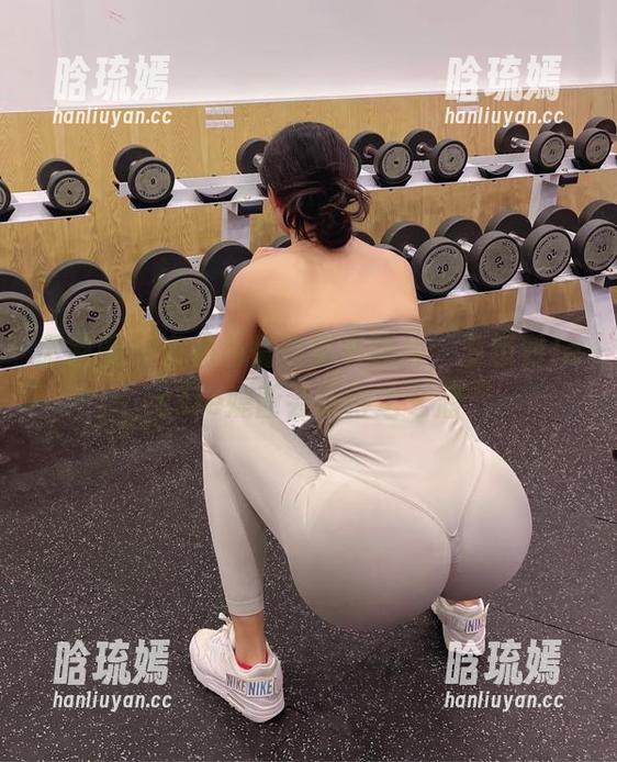 微密圈 - 有点色情的秘书照片，没想到Jessie婕西会玩得这么溜