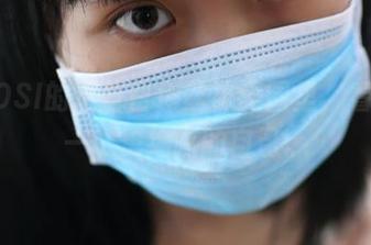 从ROSI的这些白色丝袜美图里，看到了一个更细腻的自己。