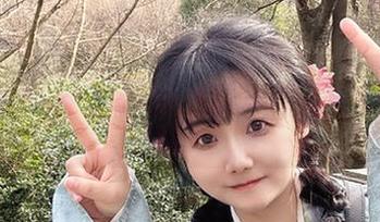 网盘悄悄收藏：Sayako＿今年4岁的毛衣真的超可爱