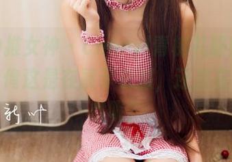 TGOD推女神 – Cheryl青树礼服的最新原图，俺这是在展示衣服，还是在考验风度呢？