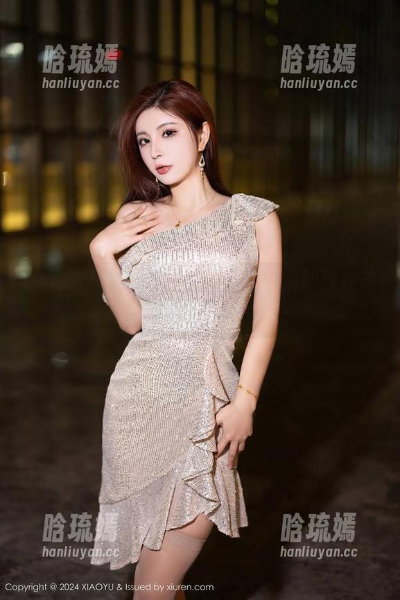 XIAOYU语画界 - 来一觉醒来，被徐莉芝的制服高清分享刷屏了