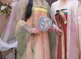 Xiuren秀人网 – 有人说UU阿文的女仆写真能做壁纸，肯定是因为这些角度看着太好了吧。