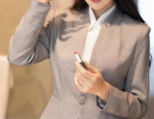 Xiuren秀人网 – 可乐Vicky的夏天作品：转眼间，又变得不那么单调的画面