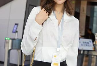 Xiuren秀人网 – 白色不仅是颜色，还是小九月写真里的一种任性。