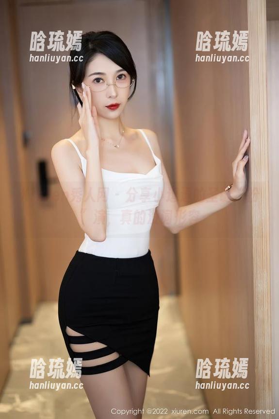Xiuren秀人网 - 分享小逗逗的圣诞“扮”演，真的没词形容
