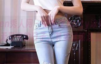 Xiuren秀人网 – 徐莉芝Botty泳装图集：这无圣光的日子，其实就该这么过！