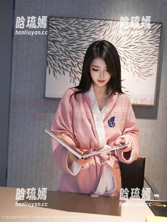 Xiuren秀人网 - 原图大赏｜月酱儿的小足迹，渐渐吸引了我的目光！