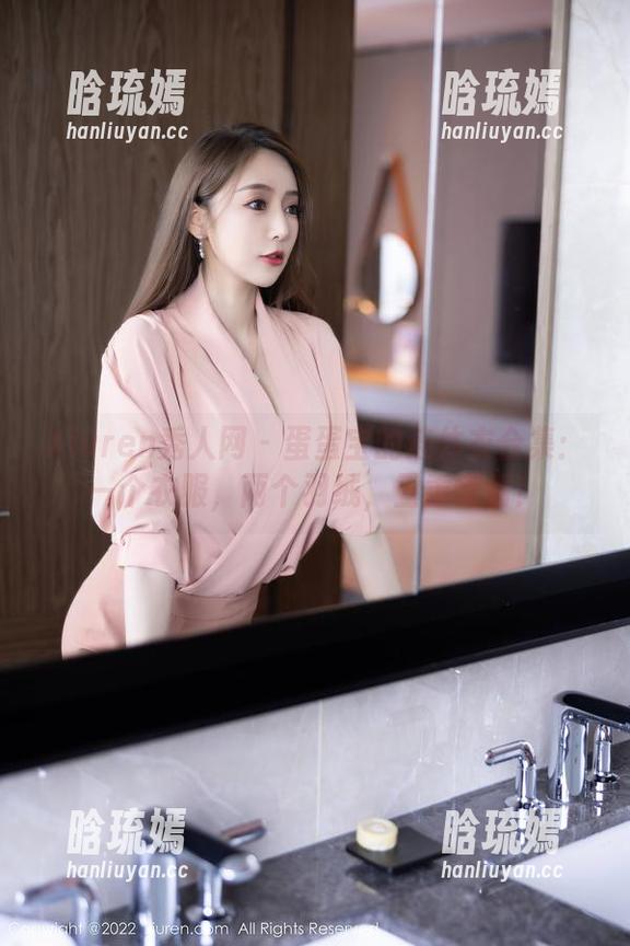 Xiuren秀人网 - 蛋蛋宝的连体衣合集：一个衣服，两个羽绒，三重懒惰！