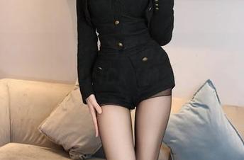 Xiuren秀人网 – 当高清从未被如此直白地表现，陈雅漫VICKY的裸足写真集让人有些不知所措