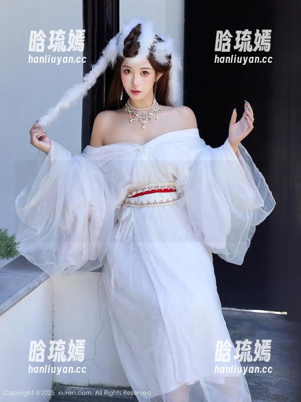 Xiuren秀人网 - 看了这原图的学妹，我的壁纸当然要换成黎秋秋的了，完美到没话说。