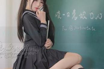 礼服图集：Yiko湿润兔的Showtime，下载后不想看再说吧！
