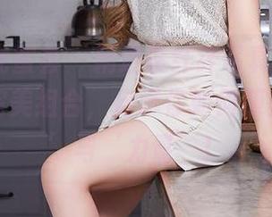 YouMi尤蜜荟 – 精选李纤纤写真，黑丝与俏丽的完美组合，启示你如何兼具‘温柔’与‘力量’！