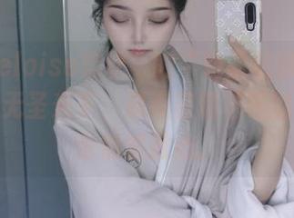谁说“eloise软软”的“碧蓝伯爵”不够诱惑？无圣光下，那点若隐若现的美，竟也悄然揪心。