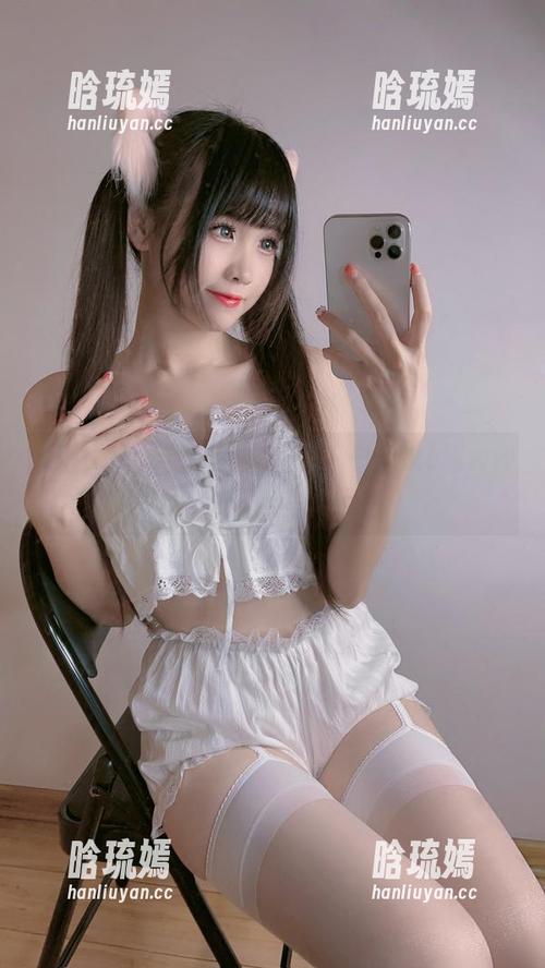 算了，捡了几张美好失误——miko酱ww的2023年写真回顾