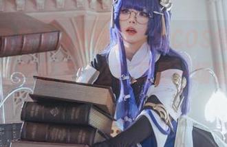 w百合欧皇子w把碧蓝航线COS得可怕，但照片里到底有什么？又是一场猜谜游戏！