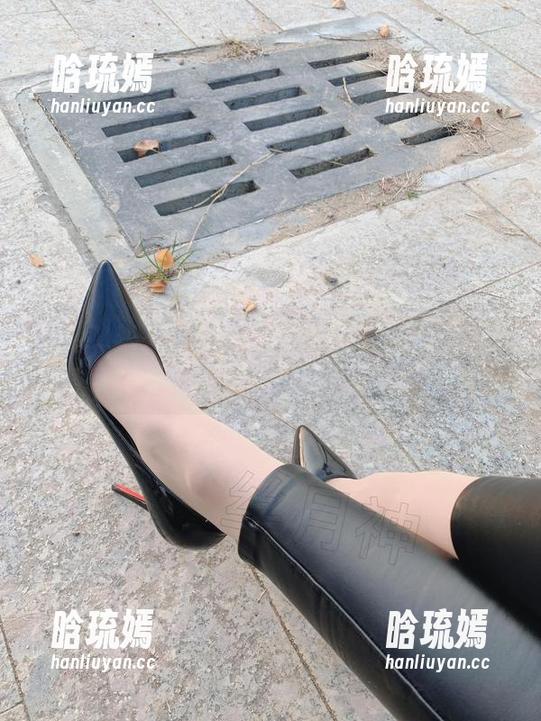 微密圈 - 筒袜黑色高跟组合，丝月神的原图分享，注意别被迷住了哦