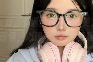 微密圈 – 对，卡通百科老王的美足套图，下载需谨慎，心理承受能力要跟上哦！