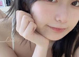图包里是“发条少女yoki”的折耳猫，一种别样的俏皮感让我停不下来，究竟猫猫醉了还是我醉了？