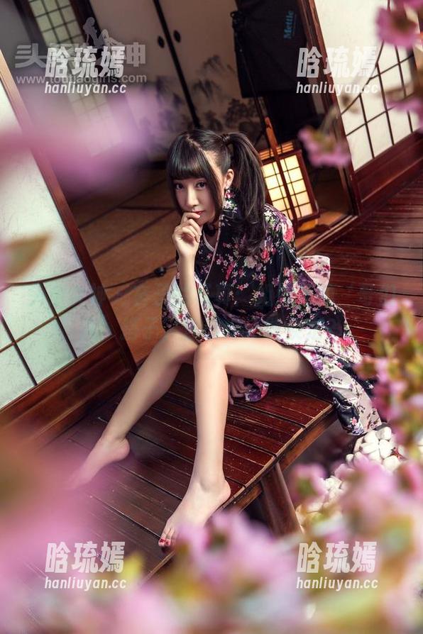 头条女神 - 玄子的写真：姐妹花的‘哥们儿’搭子，你确定还能淡定？