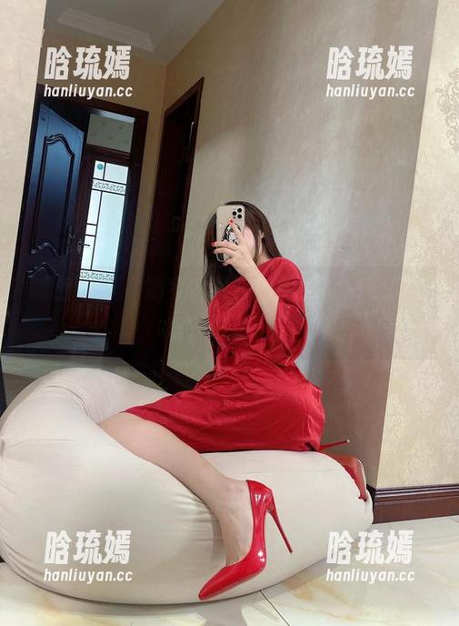 微密圈 - “奶宝妹纸”的图包，尽管来吻我，没在怕的