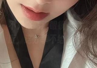 微密圈 – 不只是高清眼镜，奶雯真会找角度，这分享不给力吗？
