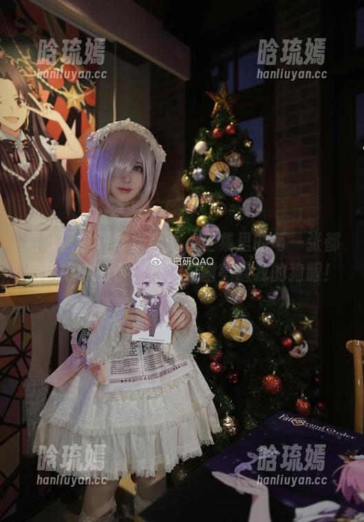 看妖君白研穿水手服，全集里的每一张都是我心中的小火焰，原图亮瞎我的狗眼！