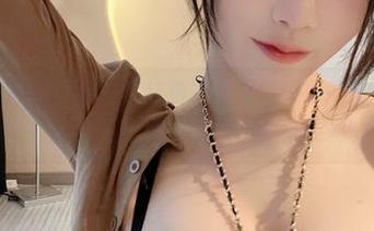 微密圈 – 谁说女仆只会打杂？小玉吃果冻的写真更新这一波很有料！