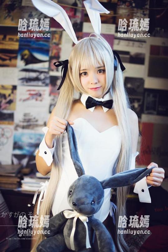 这套写真真的好难选，皮衣里的小野妹子w，几乎每一张都有种“多看几眼”的魔力