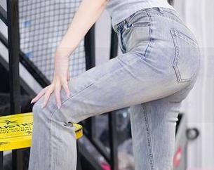 尤蜜荟 – 什么美腿才是王道？更新的周妍希美腿合集教你一二。