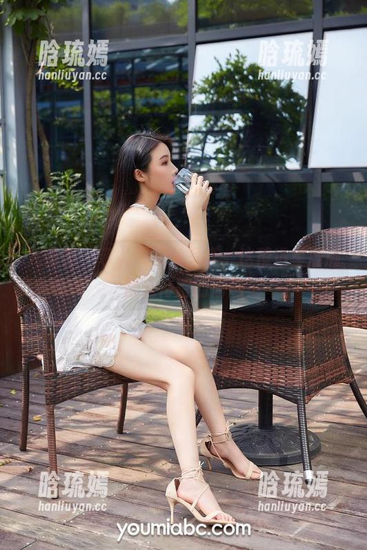 尤蜜荟 - 菲儿与温柔写真，这精选里满满都是待解的情感