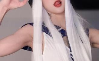 布丁大法带来的最新写真，红酒流心有点“咕咕”的滋味。