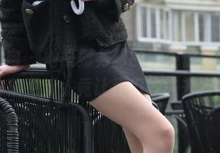 异思趣向 – 她是财务部的意外惊喜，婉萍美女合集更新，竟让我们秒失去方向感！