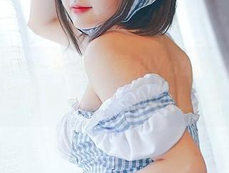 想象一下——您的蛋蛋和YouMi尤蜜的蓝色假日写真合集，看得让人喷饭！