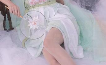 高清图册里的抖娘利世，温柔到像是早晨的第一缕雾气