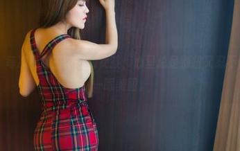 推女郎 – 每次看到王依萌的女孩，心里总是别扭又忍不住想多瞧一眼美图。