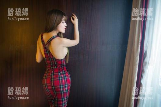 推女郎 - 每次看到王依萌的女孩，心里总是别扭又忍不住想多瞧一眼美图。