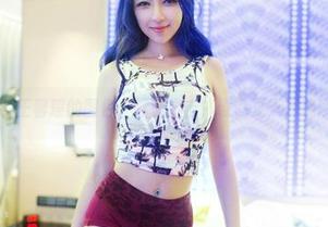 推女郎 – 王馨瑶的图包：泳装出击，谁说夏天只能冰淇淋？