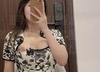 微密圈 – 是可馨耶旗舰版水手服，高清得像闪烁的海星，满满的套图让我想潜到深海去寻找宝藏。