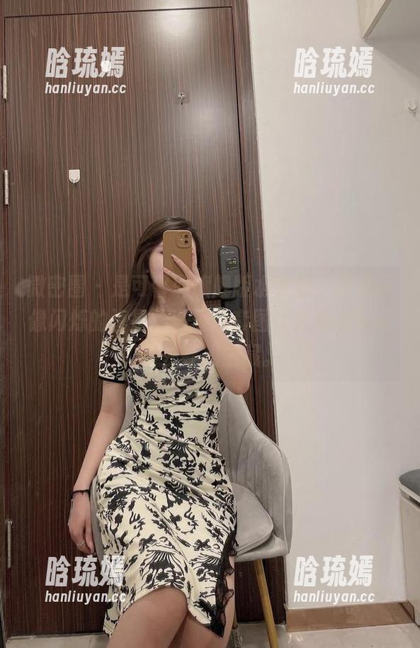 是可馨耶 微密圈 - 是可馨耶旗舰版水手服,高清得像闪烁的海星,满满的套图让我想潜到深海去寻找宝藏。