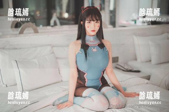 原图里的普美Bomi(보미)，纯白得让我觉得不真实，难道我们都在PS里？