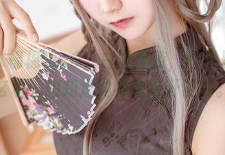 全套木棉棉OwO，白裙加持，图包里暗藏玄机，想知道的不妨点开试试。