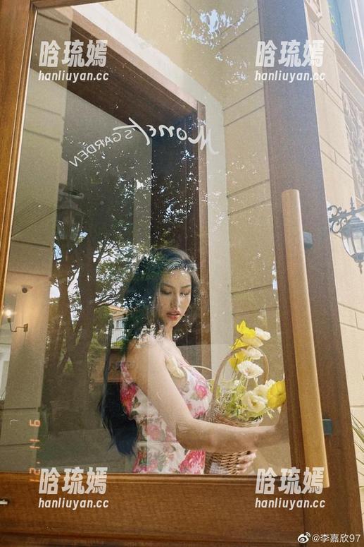 微密圈 - 为什么说李嘉欣97的整套图片资源不容错过？来看你就知道了！