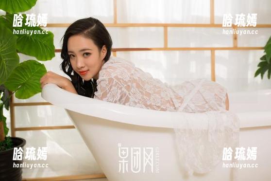 果团网 - 小九九带你玩转白丝合集，腿长就是我们上天的宠儿！
