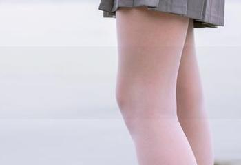 启用森萝财团的私拍图集，女仆的白丝：究竟有多色？