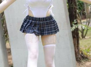 模范学院 – 看，原图里的星萌好像在说：“夏天来咯！”