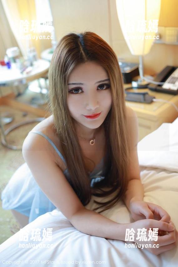 模范学院 - 糯美子Mini在连衣裙里，高清图册里巧妙隐藏的小细节。