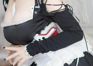 樱落Selena又出新角色，带着她的圣路易斯礼服，最新图片供大家慢慢品味。