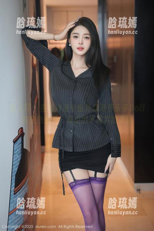 秀人网 - 在线冲浪中意外发现养乐多Doll的白色图片，有点出乎意料的清新